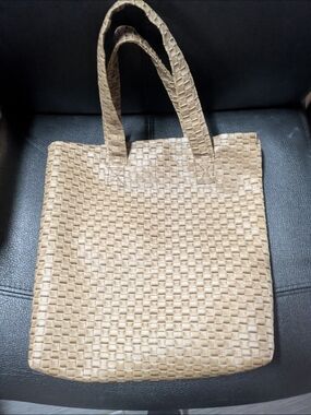 Woven Tote Bag in Tan - Classic Everyday Carry